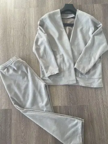 NIKO AND - 수트 셋업 스웨이드 파자마 수트