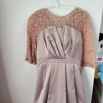 베이지 레이스 A라인 드레스