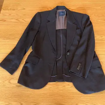 마드모아젤 논논 블랙 자켓