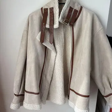 베이지 스웨이드 오버사이즈 무스탕 코트