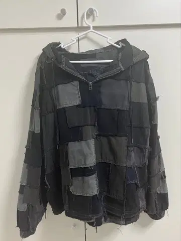 AIVER 보로 하프 지퍼 후드티 패치워크