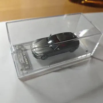 Ferrari GTC4Lusso 1/64 미니카 케이스 포함