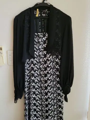 FUN QUETH 꽃무늬 슬리브리스 롱 드레스와 볼레로