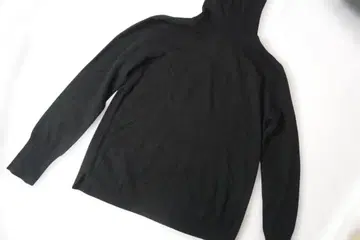 유니클로 캐시미어 100% 오프 터틀넥 스웨터 블랙 컬러 XL