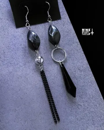 1704 개성파 귀걸이 빈티지 모노톤 비대칭 모드 스타일