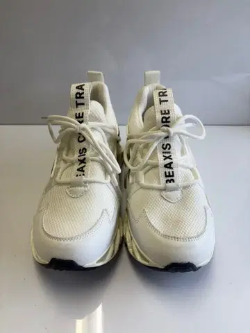 BEAXIS 화이트 스니커즈