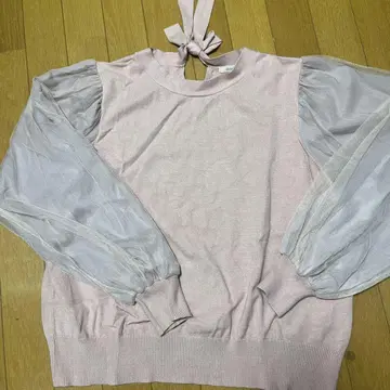 Rose Tiara 핑크 니트 시스루 소매