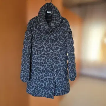 TATRAS 레오파드 무늬 롱 다운 자켓