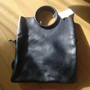 블랙 가죽 숄더백