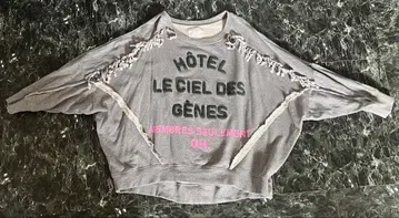 진 헤븐즈 자수 로고 프린지 맨투맨 로즈버드