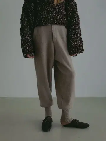 올 니들 니트 조거 팬츠 베이지