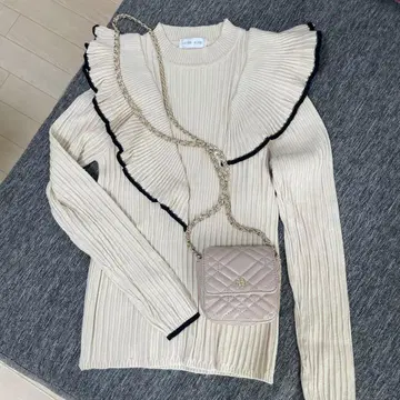 MODE ROBE 프릴 부착 긴팔 니트