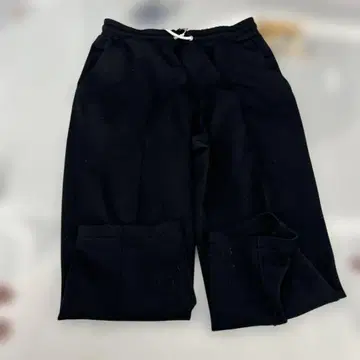 블랙 와이드 팬츠 드로 코드 부착