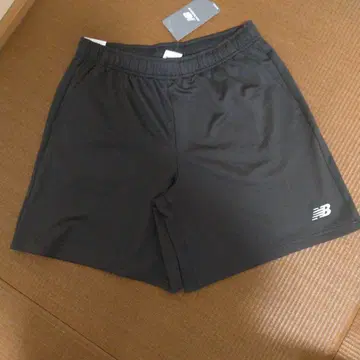 뉴발란스 하프 팬츠