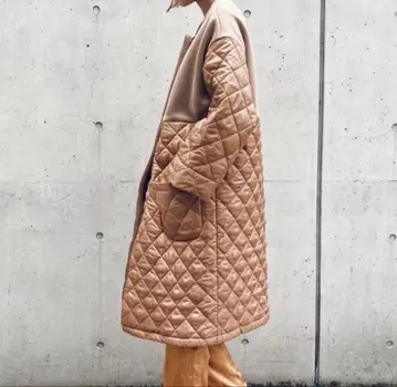 오드리앤존와드 퀼팅 노카라 코트 거의 미사용 카멜 F