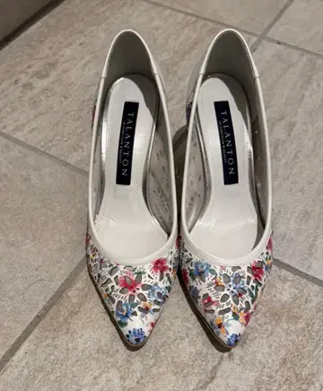 TALANTON 꽃무늬 하이힐 23.5cm