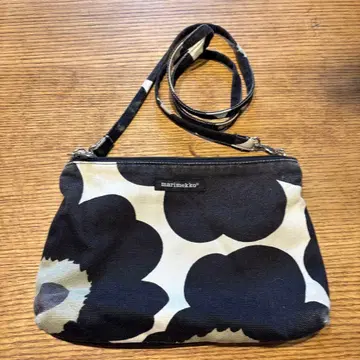 마리메꼬 블랙 화이트 숄더백