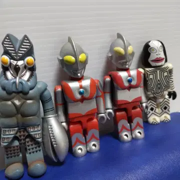 큐브릭 울트라맨 4체 세트