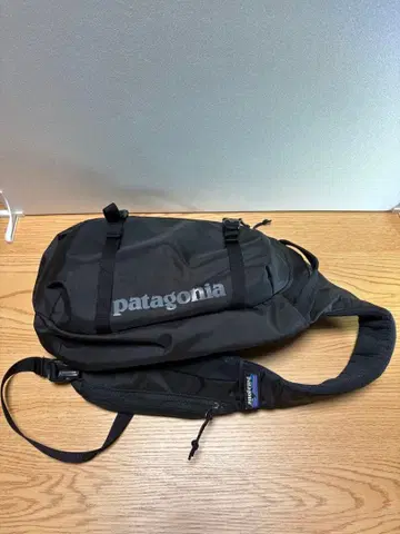 patagonia 바디백 블랙