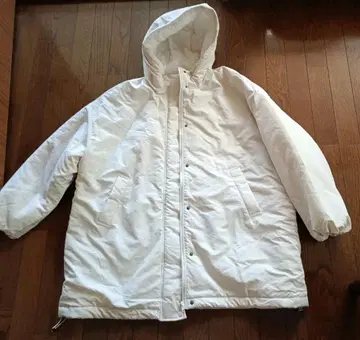 아이보리 후드 부착 몬스터 파카