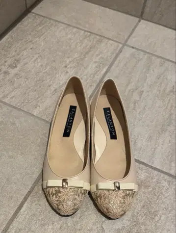 TALANTON 베이지 플랫슈즈 23cm
