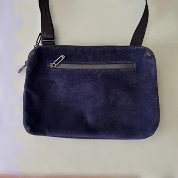 네이비 스웨이드 숄더백