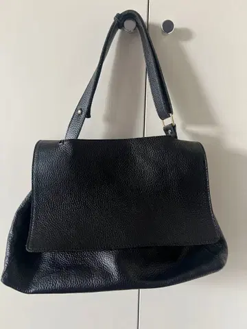 whitero 블랙 가죽 핸드백