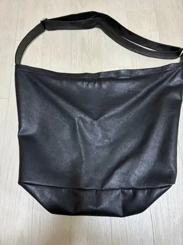 CLEL 블랙 숄더백