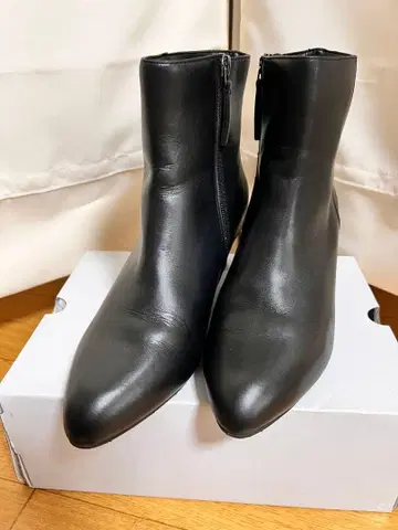 블랙 가죽 부츠 24.5 EEE