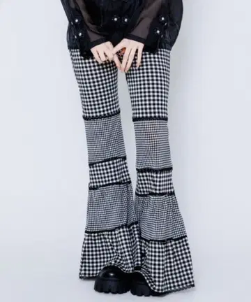 Candy stripper 깅엄 체크 플레어 팬츠 블랙