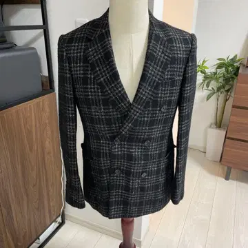 [새상품급] 투모로우랜드 필그림 더블 알파카 체크 46