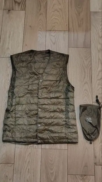 유니클로 울트라 라이트 다운 베스트 ULTRA LIGHT DOWN 올리브