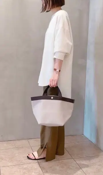 에르베샤 펠리에 707GP 마스티크 모카 M 사이즈 보트형 토트