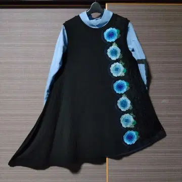 토쿠코 프리미어 보 블랙 레이스 블루 꽃무늬 자수 슬리브리스 튜닉