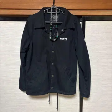 NESTA 블랙 자켓 라이온 프린트