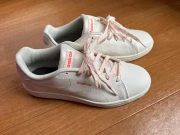 리복 화이트 스니커즈 23.5 컴플리트