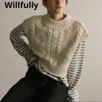 프리 웨이 후면 버튼 케이블 니트 베스트 흰색 화이트