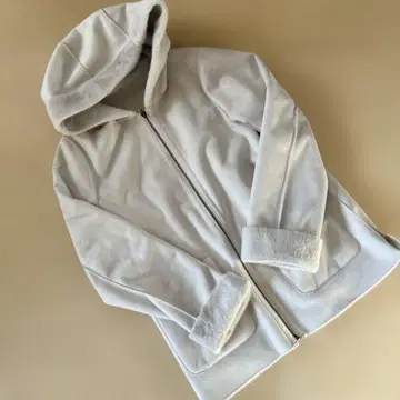 앙솔레이유 페이크 무스탕 코트