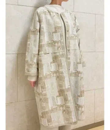 새상품급 BEARDSLEY 자카드 데님 코트