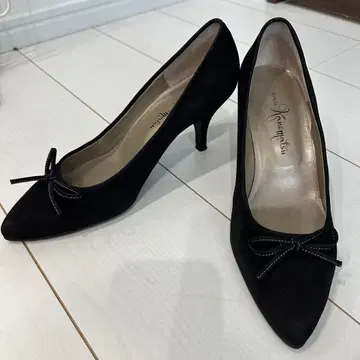 긴자 카네마츠 블랙 스틸레토 스웨이드 펌프스 24.5cm