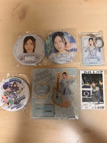 바바밤비 MIO 우사 친필 사인 폴라로이드 캔 배지 아크릴 스탠드 세트