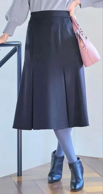 [세탁 가능] 턱 머메이드 스커트