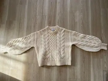 CLANE 아이보리 케이블 니트 스웨터