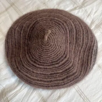 울 소재 브라운 스트라이프 베레모