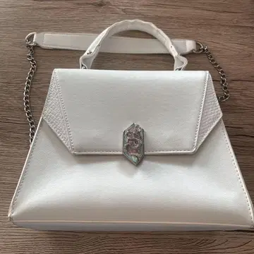 axes femme POETIQUE 뱀 모티브 금장 장식 백 화이트