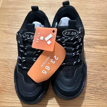 [ 미사용 새상품 ] 23.65 V2 스니커즈 23cm