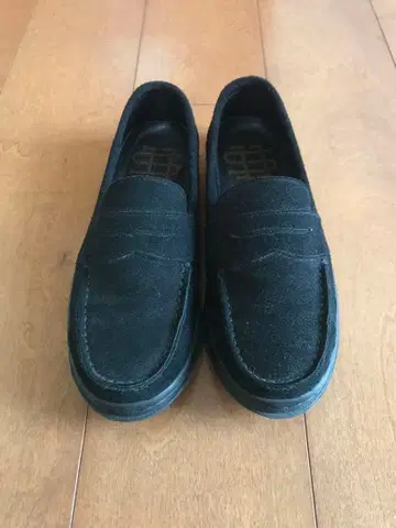 [SEESEE x MANEBU] VOVO SUEDE Slipon