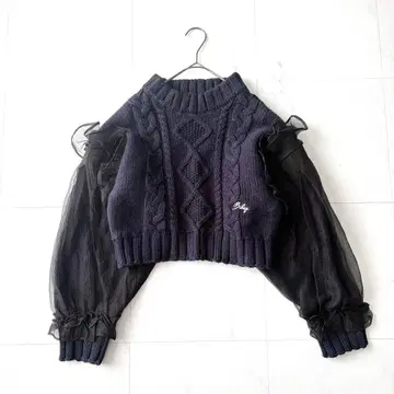 Bibiy. 비비 퍼프 니트 손세탁 가능 프릴 크롭 기장