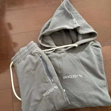 [할인 불가] 뱅퀴시 피트니스 셋업 size M