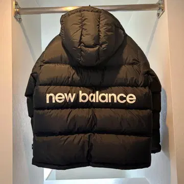 new balance 블랙 다운 자켓